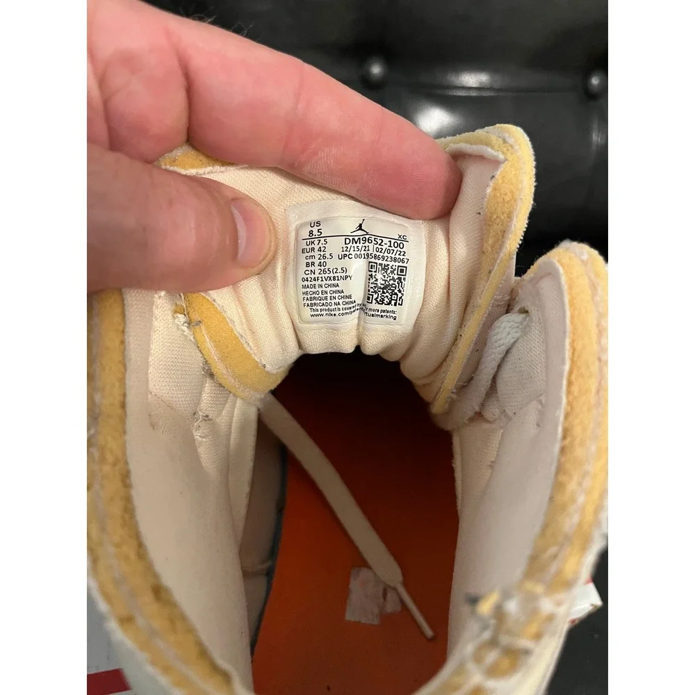 Air Jordan 1 Mid SE Inside Out